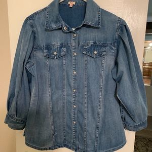 Adorable Denim blouse size M
